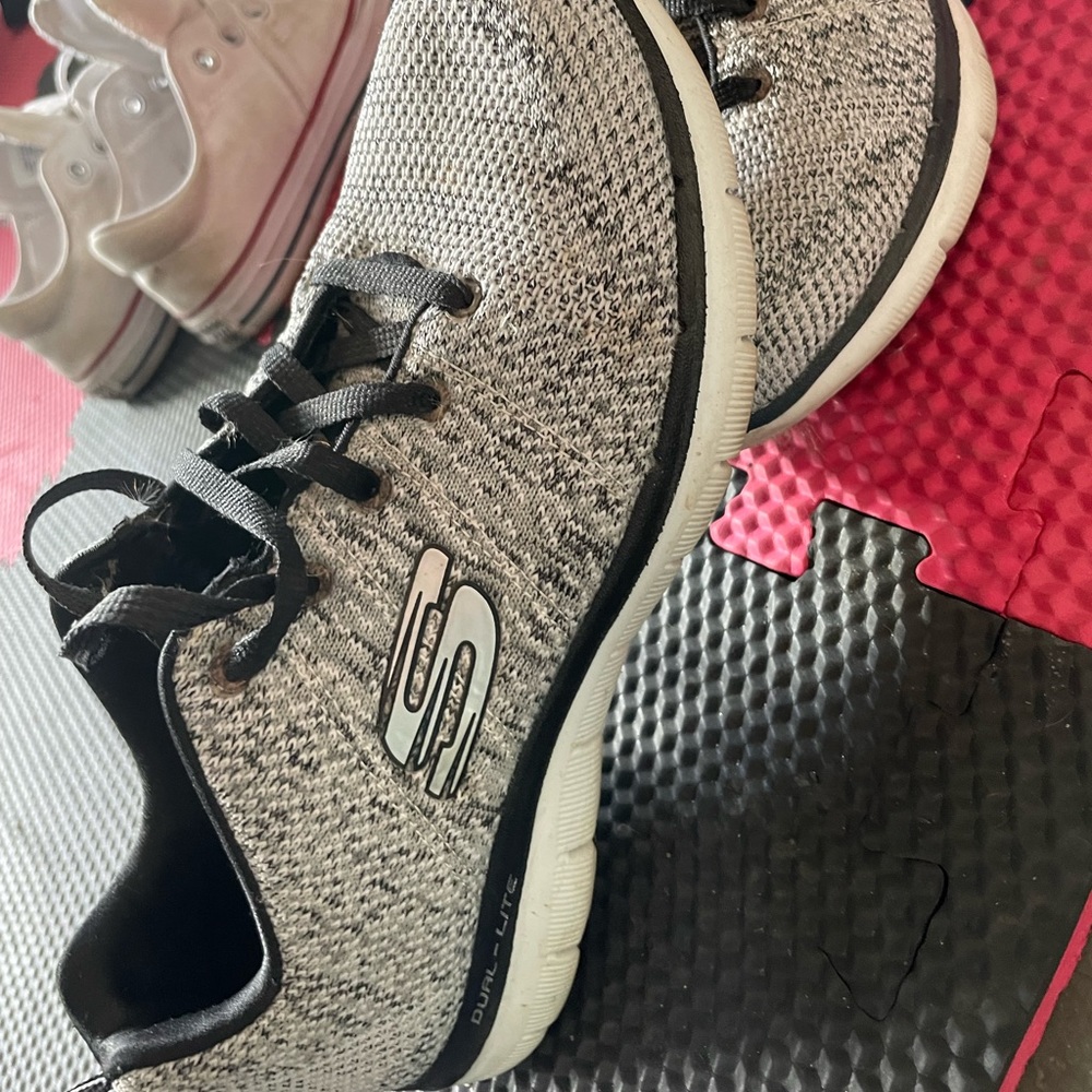 Skechers